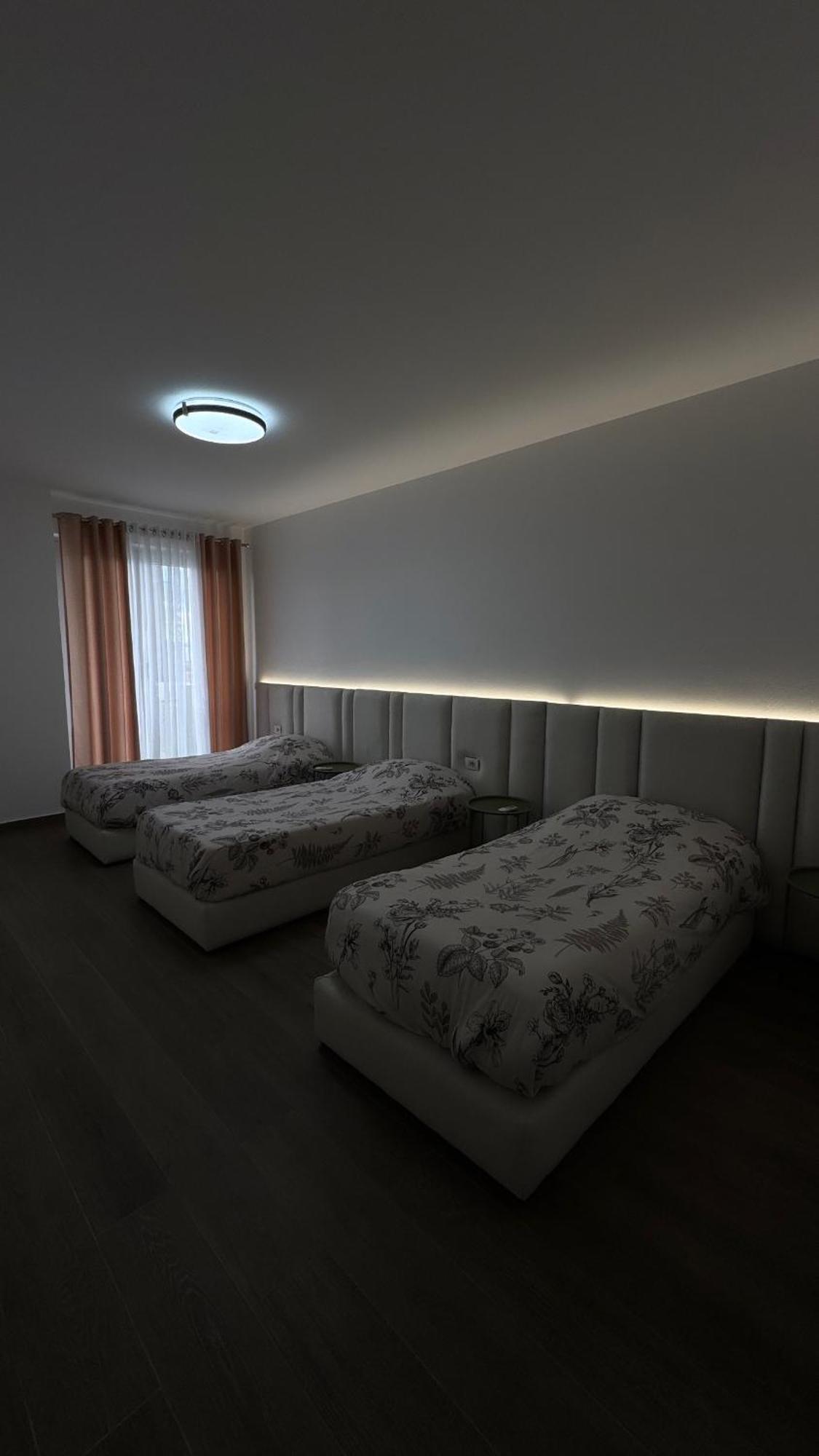 Free Parking Skanderbeg Square - Spacious Central Apartment Tirana Exterior photo
