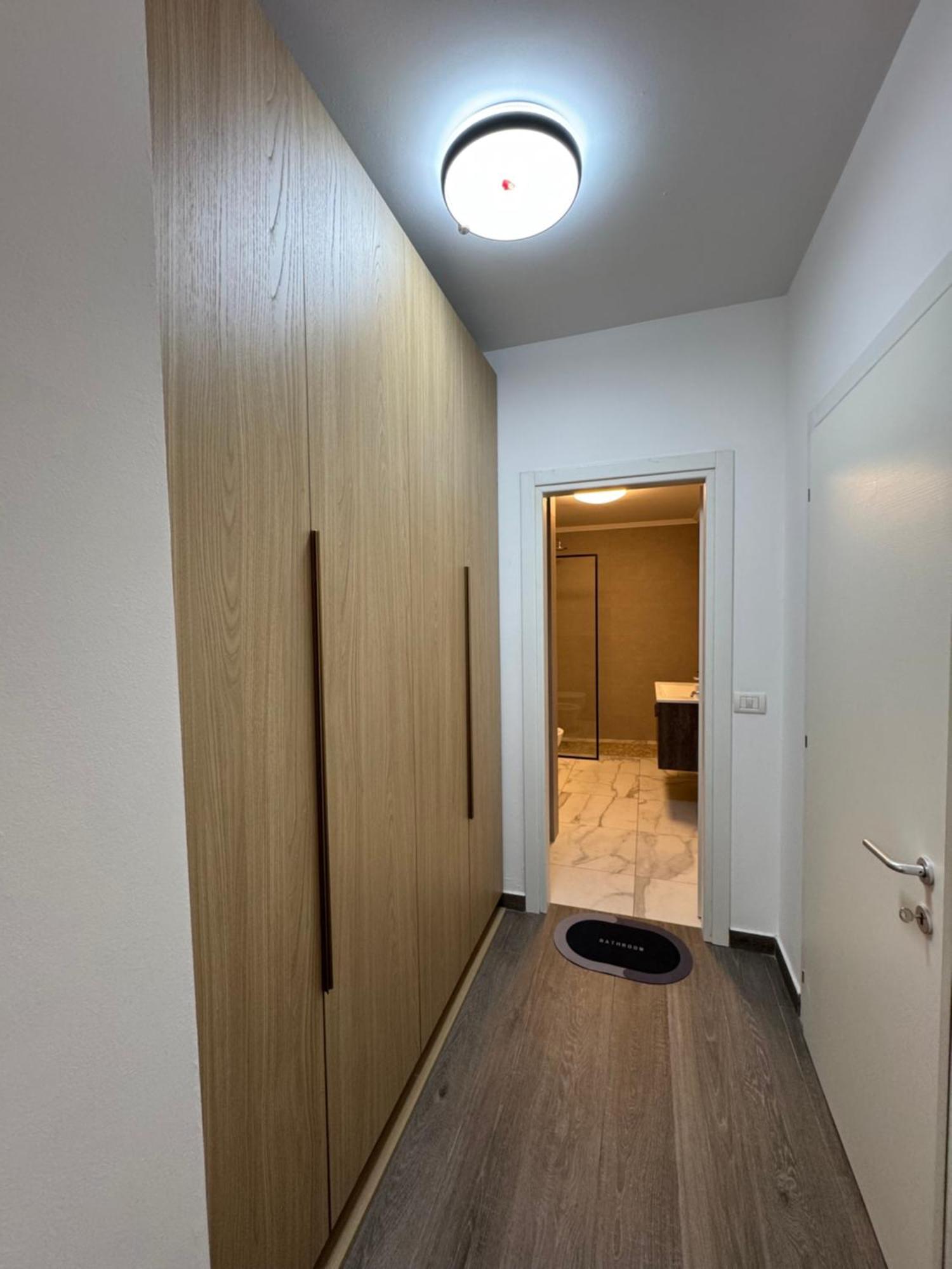 Free Parking Skanderbeg Square - Spacious Central Apartment Tirana Exterior photo